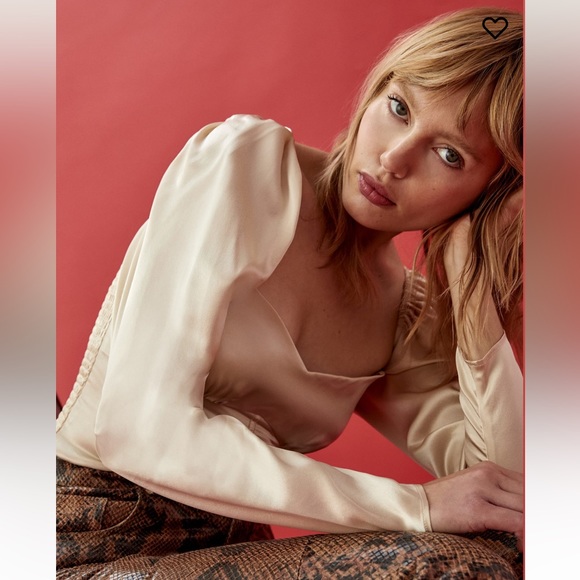 NWOT Reformation Roe Silk Top in Ivory/Almond/Champagne Sz 6 - Picture 3 of 8